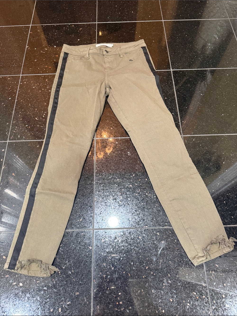 Skinny Olive Green Jeans with Black Side Stripe
Size 26